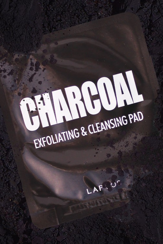 Charcoal Exfoliating & Cleansing Pad