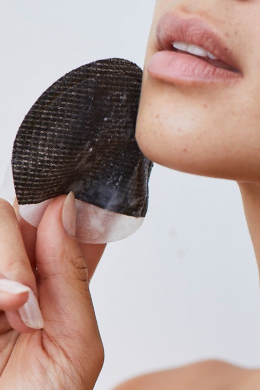 Charcoal Exfoliating & Cleansing Pad